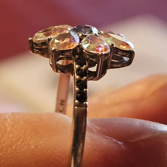 Flower Gemstone Sterling Silver Ring. - Picture 4 of 4